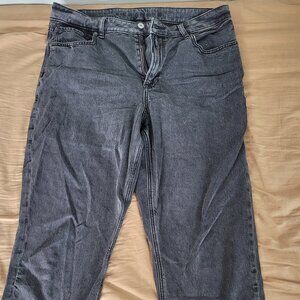 American Eagle Size 12 Short Strigid Mom Jean
